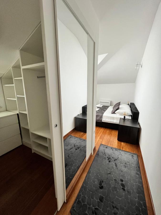 Sky - Beautiful Rooftop Apartment With Shared Pool Split Exterior photo